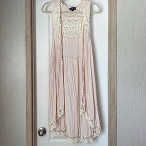 POL blush pink knee length duster with cream crochet detail size M